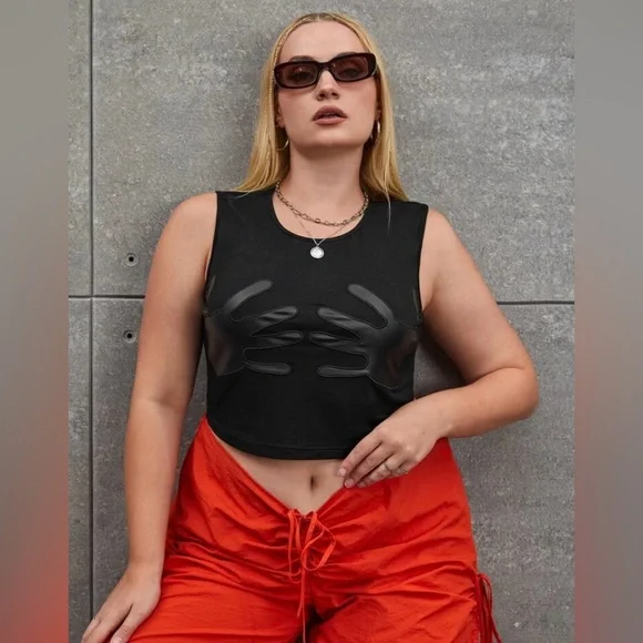 Black Crop Top - Picture 5 of 5